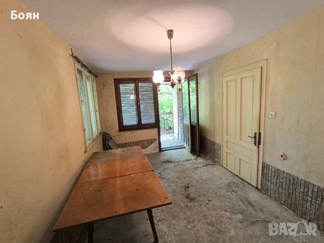 Собственик продава триетажна солидна къща 320 кв.м. в с. Тияновци, област Видин  , снимка 4 - Къщи - 43476121