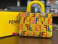 Дамска чанта Fendi, снимка 1 - Чанти - 32392206