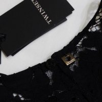 НОВА! Twinset Lace Black Dress Luxury Exclusive Collection Дамска Дантелена Рокля Размер 38, снимка 9 - Рокли - 32885010
