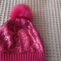 Коледна шапка с пайети H&M с подарък клинче, снимка 1 - Шапки, шалове и ръкавици - 38568655