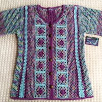 Ръчно плетена дамска лятна жилетка, снимка 2 - Жилетки - 32784236