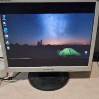 Монитор Samsung 720N, снимка 1 - Монитори - 39596753