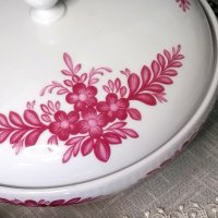 Seltmann Weiden porcelain!
Прекрасен комплект без забележки,с наситени розови цветя!, снимка 3 - Чинии - 43257647