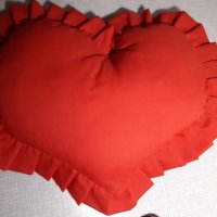 Възглавница сърце , снимка 1 - Романтични подаръци - 27859475