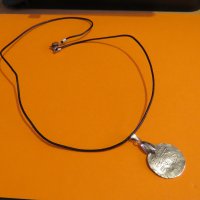 Старинна  сребърна османска муска , турски амулет с тугра, туга 2,3см , накит, амулет, снимка 4 - Колиета, медальони, синджири - 37536657