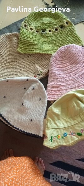 Дамски летни шапки с малка периферия,  плетени  на една кука, снимка 1