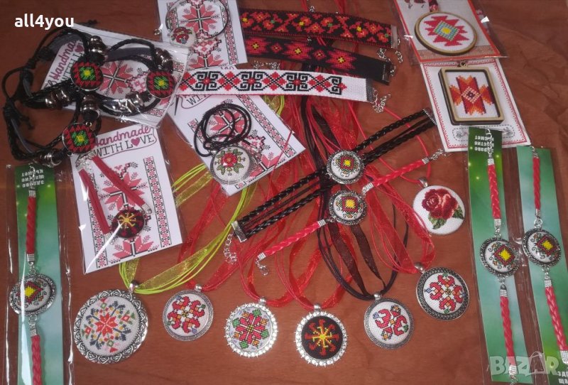 Ръчно бродирани гривни и колиета , снимка 1