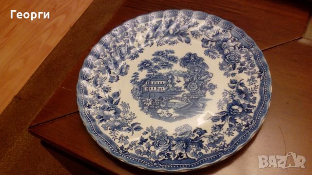 Порцелан чиния, снимка 1