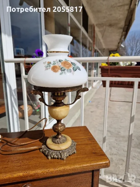 Антична лампа изработена от месинг, оникс и двупластова стъклена шапка! , снимка 1