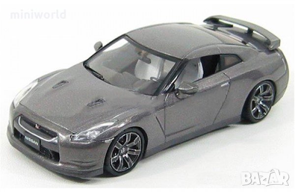 NISSAN GT-R (R35) 2015 - мащаб 1:43 на PREMIUM X модела е нов в PVC дисплей-кейс, снимка 1