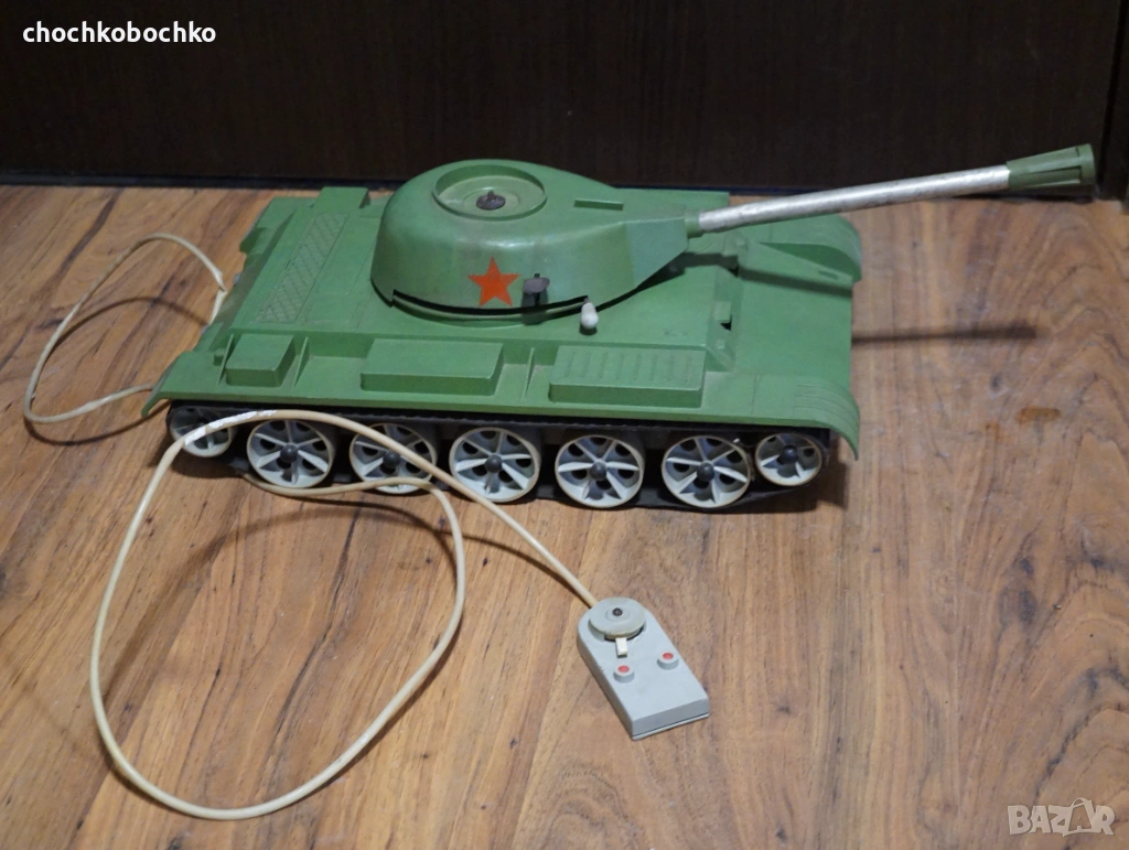 Стара Руска голяма пластмасова играчка модел стрелящ танк, снимка 1