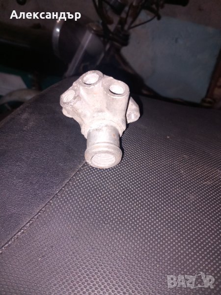 Фланец за подгрев антифриз Голф 4, снимка 1