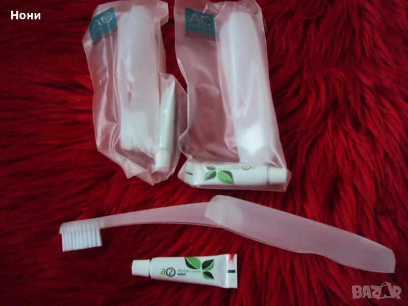 Детска сгъваема четка за зъби от Барселона, снимка 1