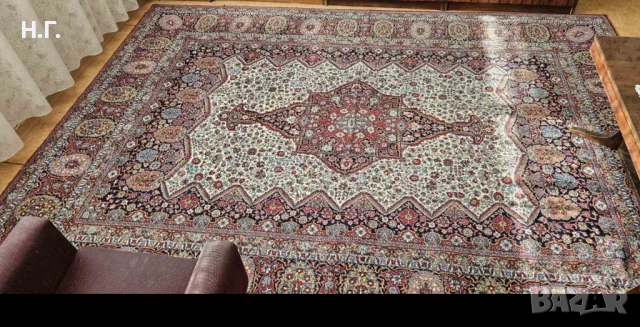 Голям персийски килим