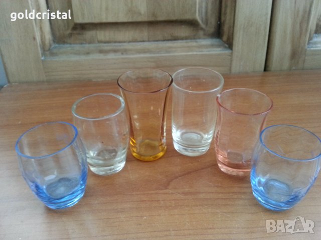 Стъклени чаши чашки , снимка 1 - Антикварни и старинни предмети - 37685278