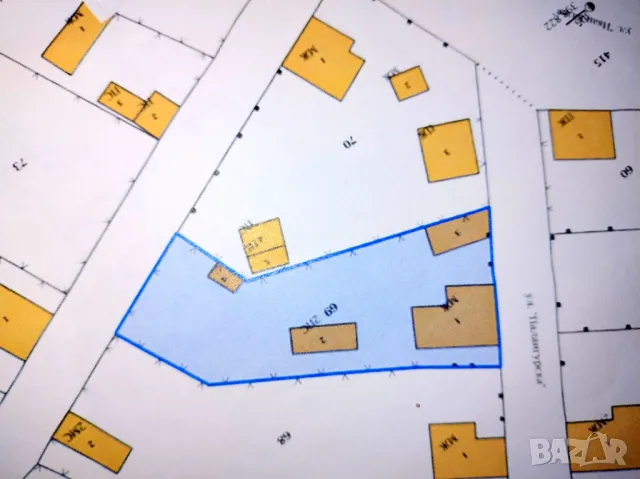 Продавам УПИ ведно с 4 сгради ,оранжерия и 3 постройки, снимка 2 - Къщи - 48961270