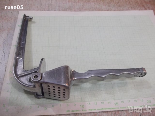 Преса ръчна за чесън алумивиева съветска, снимка 3 - Прибори за хранене, готвене и сервиране - 38024654