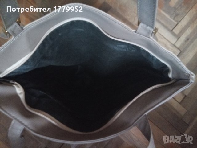 Дамска чанта, снимка 3 - Чанти - 32589394