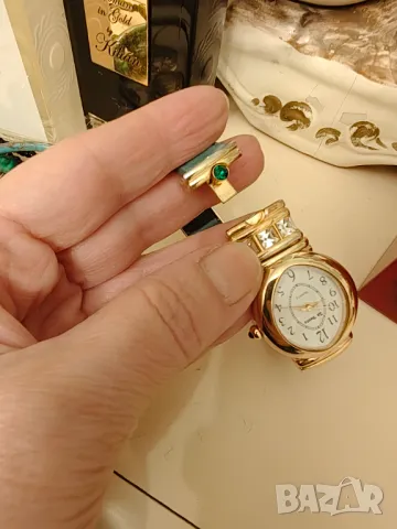 Красив позлатен часовник ,кожена каишка ,камъни , снимка 3 - Дамски - 48473511