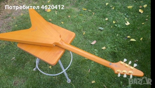 Epiphone Inspired by Gibson Custom 1958 Korina Flying V Aged Natural Gloss, снимка 6 - Китари - 52246463