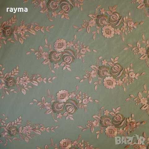 ELIE SAAB оригинална релефна дантела цвят корал и златно ламе, снимка 7 - Платове и дамаски - 27180397