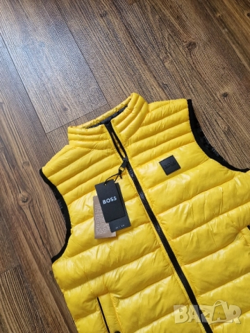 Страхотна мъжка грейка елек HUGO BOSS Размери S , M, L, XL, 2XL , снимка 3 - Якета - 51470776