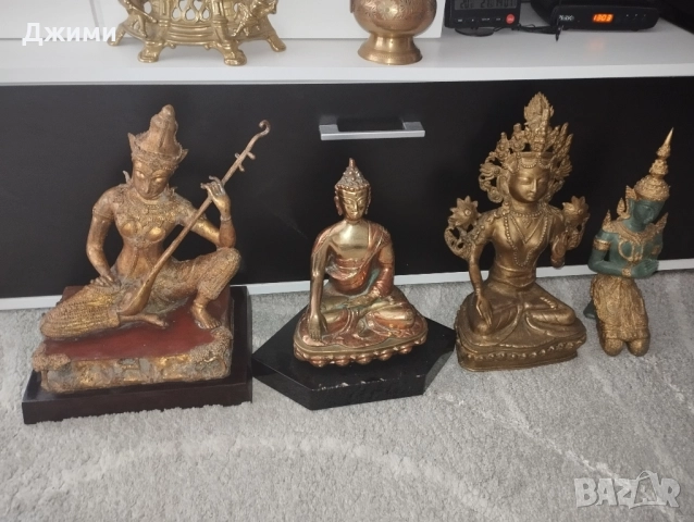 големи много стари бронзови скултори