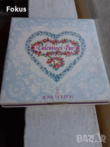 Колекционерска чиния Royal Doulton Valentines Day 1977, снимка 5 - Антикварни и старинни предмети - 53444925