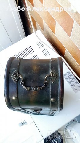 Стара дървена кутия за бутилка с месингов обков., снимка 4 - Антикварни и старинни предмети - 37628184