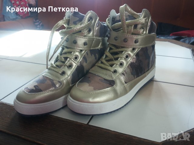 Дамски сникърси в златисто, снимка 2 - Маратонки - 27122259