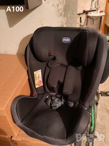 Детско столче за кола Chicco с Isofix и завъртане на 360 градуса, снимка 2 - Столчета за кола и колело - 52829430