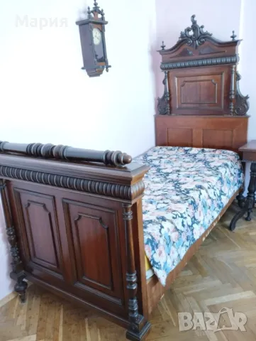 Комплект легла масив, нощно шкафче, скрин от фабрикантска къща, снимка 2 - Антикварни и старинни предмети - 49025235