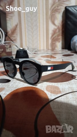 Слънчеви очила Tommy Hilfiger , снимка 5 - Слънчеви и диоптрични очила - 42978420