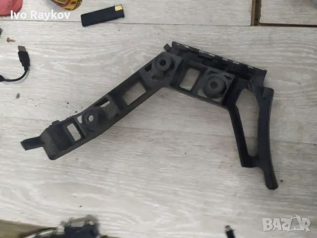 Заден , държач броня за VW GOLF 6 , 5K6 807 393