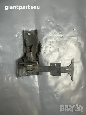 Заключалка Преден Капак за Мерцедес Mercedes-benz W220 A2208870127, снимка 3 - Части - 49138450