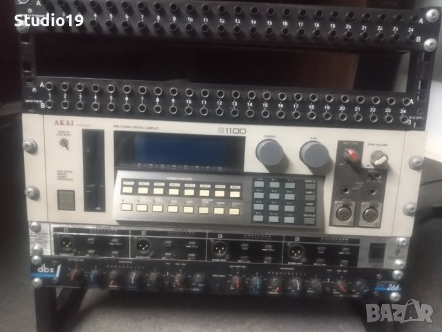 AKAI S1100, снимка 1 - Синтезатори - 43211991