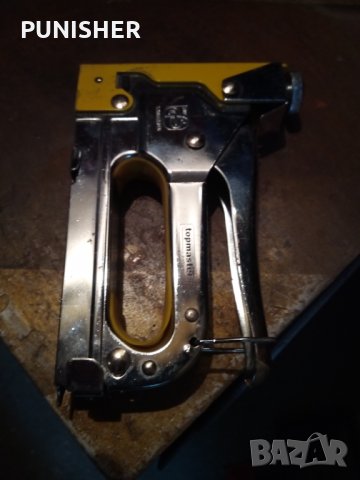 Ръчен Такер.