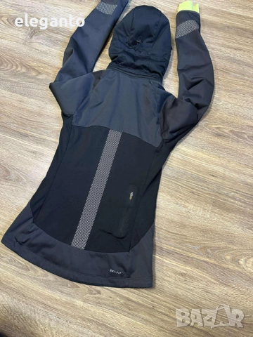 Дамсо Soft Shell Nike Training  Shield Max Dark Ash/Black Stretch , XS размер, снимка 7 - Якета - 52422496