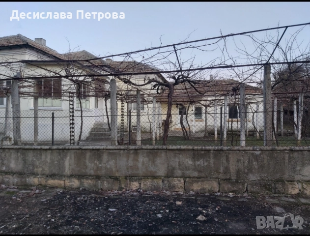 Продавам къща в с Нова Камена