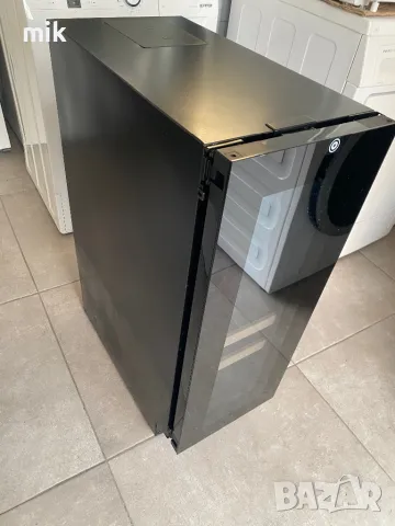 Малка витрина за вино 2 температурни нива с компресор, снимка 2 - Хладилници - 48538713