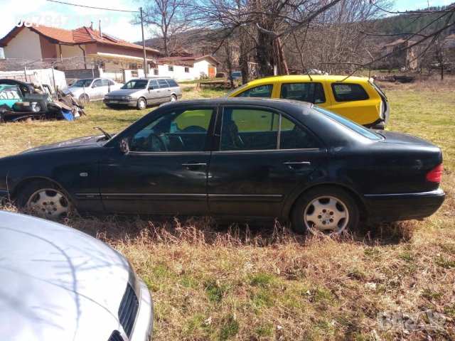 Мерцедес Е 200 на части , снимка 17 - Автомобили и джипове - 43390495