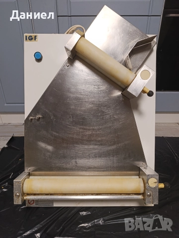 Ламинатор за тесто/пици