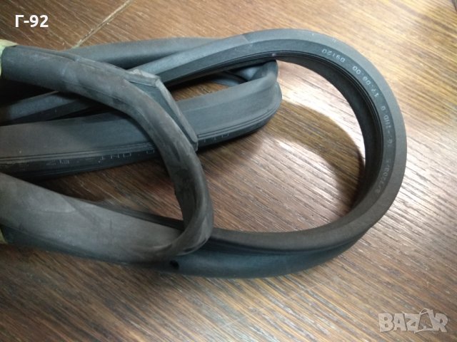 A2107300178**NEU**MERCEDES-BENZ*НОВО УПЛЪТНЕНИЕ НА ЗАДНАТА ЛЯВА ВРАТА  W210 OEM