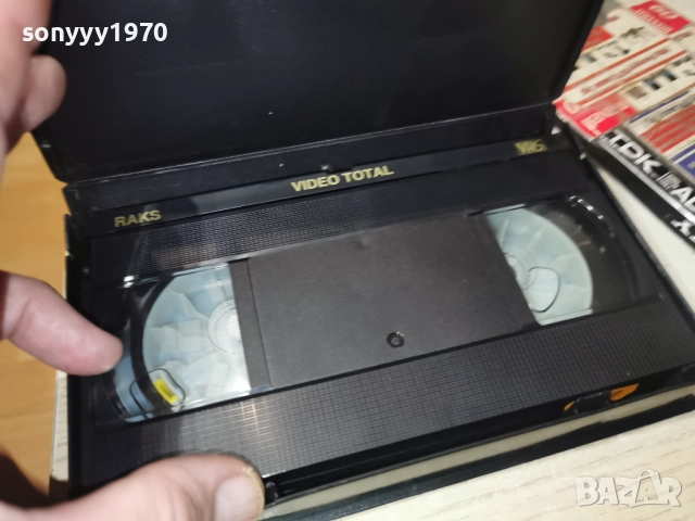 ПИЛОТИ БЕЗ СТРАХ-VHS 0101261929, снимка 14 - Други жанрове - 52949790