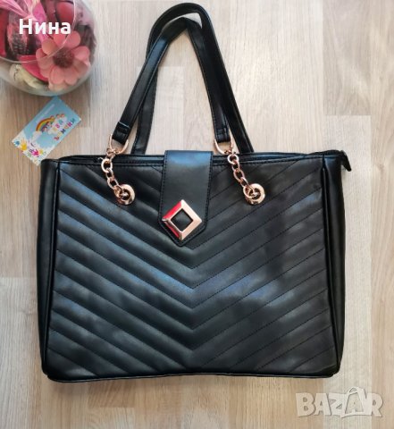 Дамска чанта в черно, снимка 2 - Чанти - 28080120