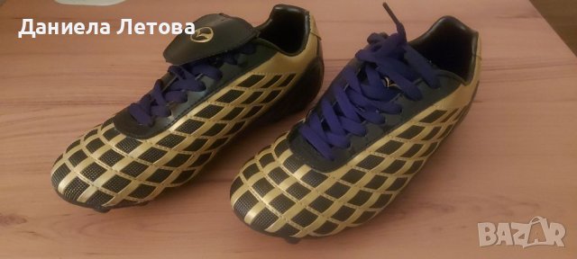 Бутонки и чорапи