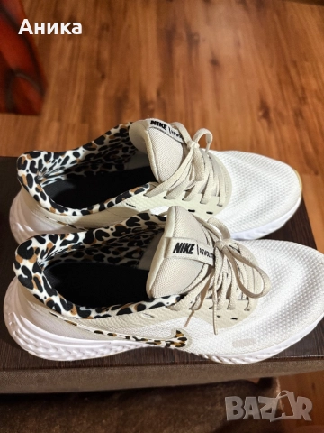 Дамски маратонки - Nike Revolution, снимка 5 - Маратонки - 51705396