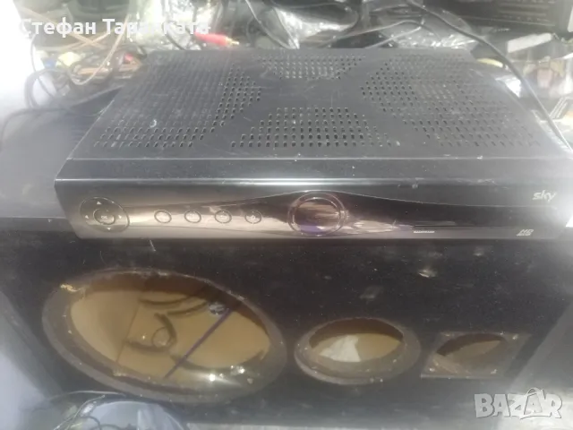 сателитен приемник , снимка 2 - Приемници и антени - 48872767