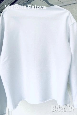 Бял суитшърт с кенгуру джоб и raw edges , снимка 3 - Блузи с дълъг ръкав и пуловери - 53397367