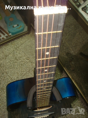 Акустична китара с калъф, снимка 7 - Китари - 40482879